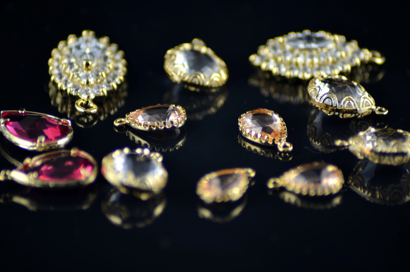 crystal, choice, metal, gemstone, wealth, selective focus, y, consumerism, diamond - gemstone, golden, accessory, black background, jewel, assorted, fashion