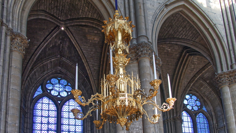church, altar, apse, religion, architectural column, built structure, candles, clock tower, crypt, lamp, 3 rue guillaume de machault, art and craft, architecture