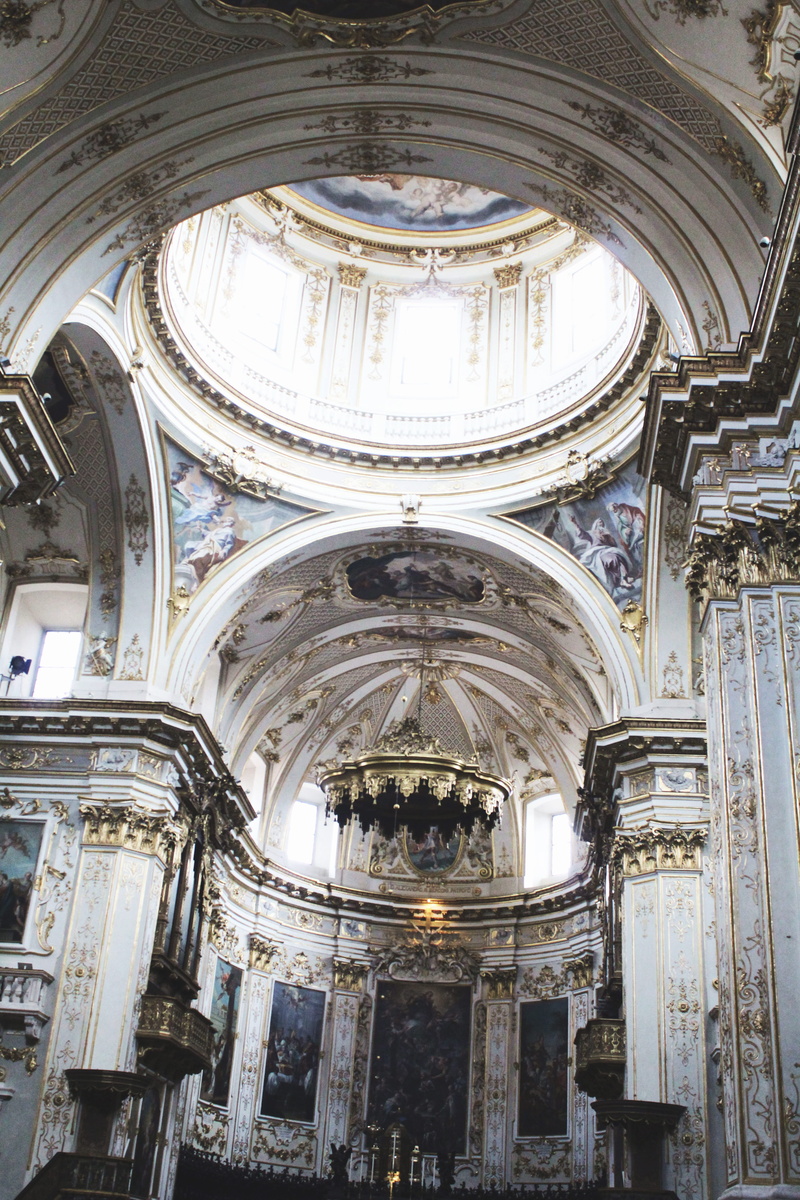 architecture and art, architecture, indoors, place of worship, igreja, no people, building, ceiling, church, bergamo, catolico, history, dome, 5K, mural