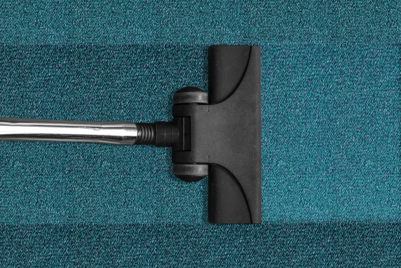 cleaning, high angle view, day, 5K, technology, vacuum cleaner, metal, tool, steam, equipment, silver steel, mop, close-up, mat, vacuuming, work tool