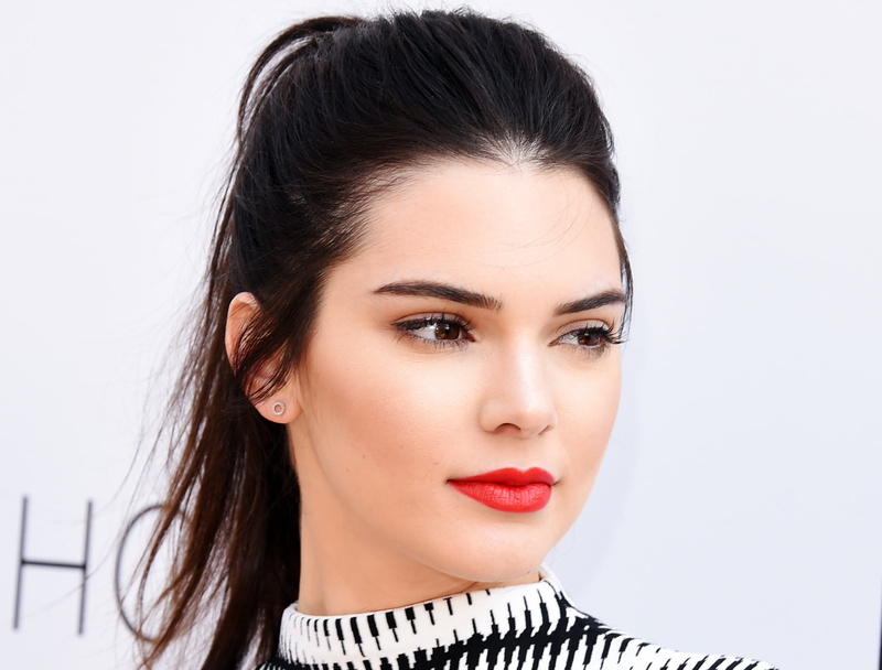 close-up, brown hair, body part, looking at camera, one person, headshot, human body part, hair, young adult, fashion, celebrities, beauty, portrait, hairstyle