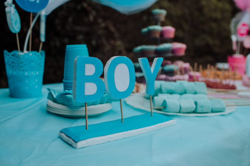 freestanding, close-up, 5K, sweet, still life, communication, sweet food, text, western script, food and drink, cake, temptation, indulgence, indoors