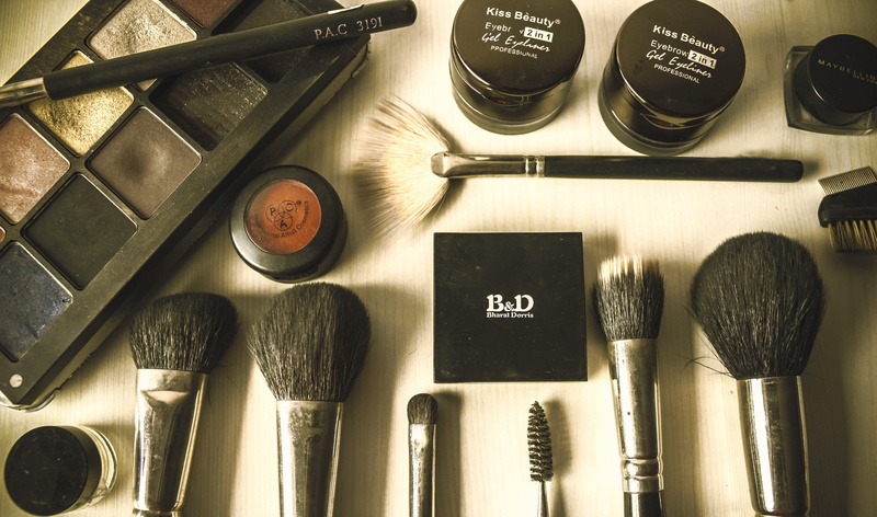 table, container, still life, women fashion, flat lay, beauty, eye makeup, communication, women, close-up, make-up brushes, cosmetics, indoors, cup, females