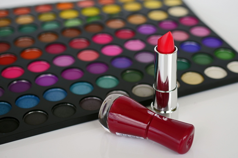 eyeshadow, choice, nail varnish, palette, colorful, lipstick, color, fashion, color palette, beauty, paint, make up, body care and beauty, indoors, photo