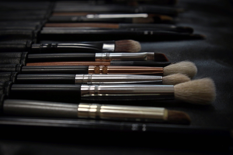 in a row, still life, s, choice, indoors, 4K, highlighter, brush, pomade, variation, artist, arts culture and entertainment, close-up, muah, beauty, studio shot