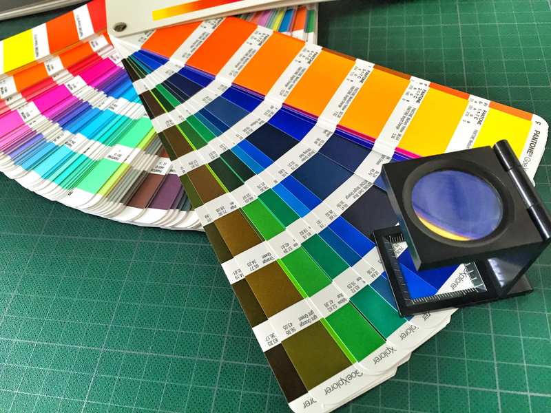 sports target, lens, design, orange color, high angle view, indoors, multi colored, pattern, sport, assorted, no people, illuminated, close-up, lot, accuracy