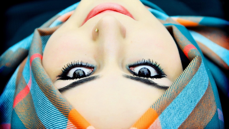 black eyes, face, women, scarf, upside down, 1080P, model, hijabs, smiling, piercing