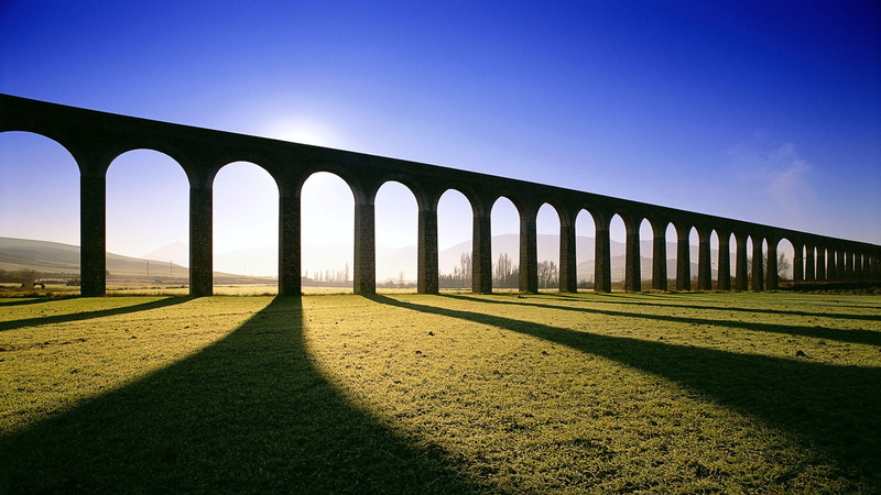 roman aqueduct, sun, field, meadow, aqueduct, navarra, sunshine, architecture, spain, awesome, pamplona, 4K