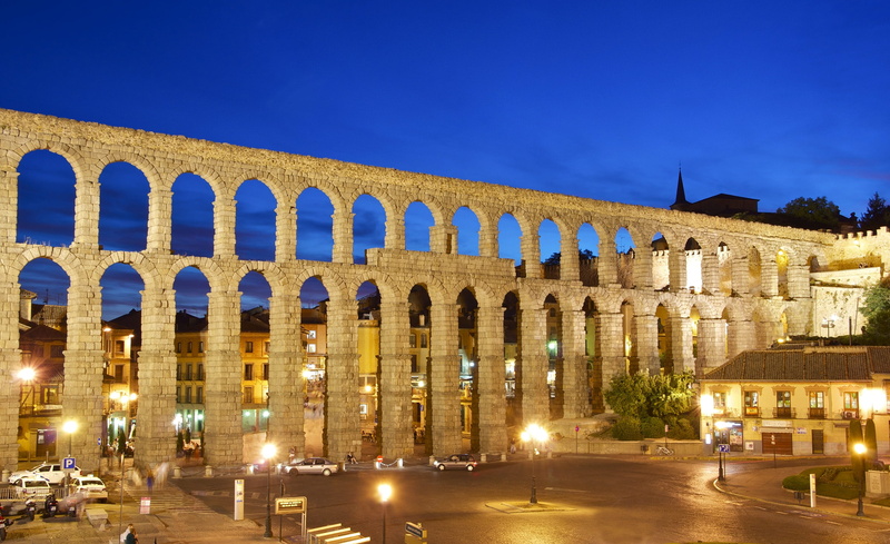 roman, the past, night, incidental people, spain, heritage, architectural column, street light, travel, nightlife, bridge, beige, monument, history, segovia