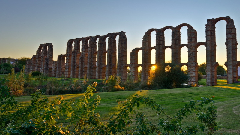 viaduct, day, spain, outdoors, ancient, 1080P, built structure, arch, green color, clear sky, europe, landmark, roman, ruins, travel destinations, land