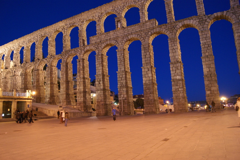 tourism, segóvia, travel, segovia, old, architectural column, history, group of people, travel destinations, 4K, the past, dusk, ancient civilization