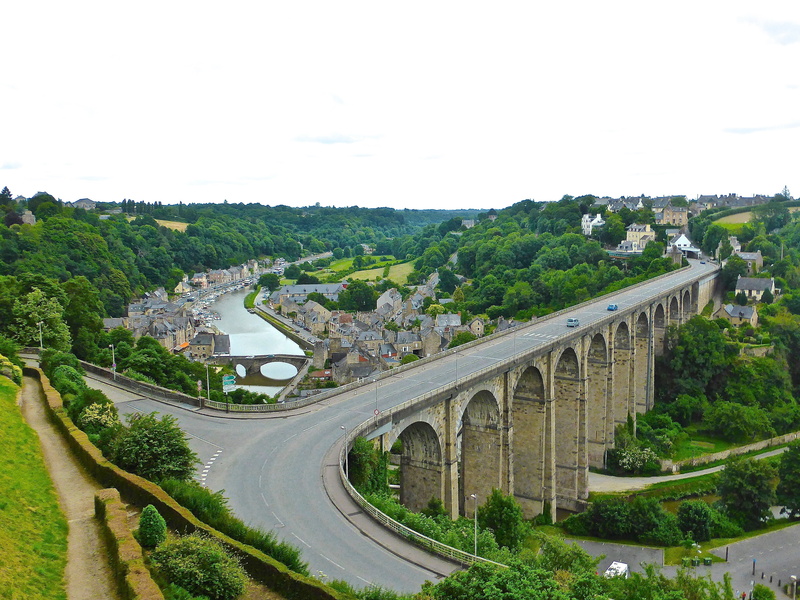 copy space, arches, panorama, sky, building exterior, old, aqueduct, bridge - man made structure, clear sky, transportation, arch, medieval, morlaix, brittany