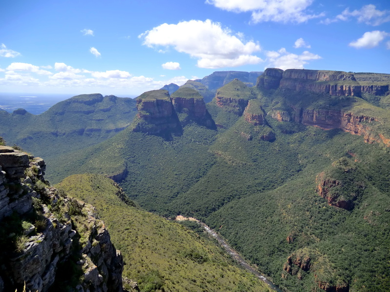 outdoors, south africa, cloud - sky, rock formation, nature paradise, 4K, mountain range, no people, day, tourism, idyllic, three, solid, holiday, Three Rondavels