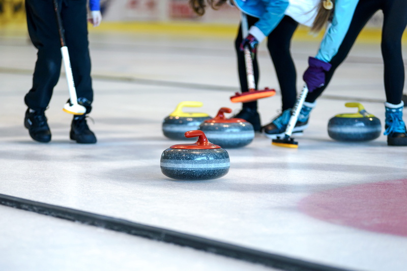 ice, human leg, tor, hall of the iceberg, lifestyles, championship, players, men, an athlete, human limb, ice skating rink, body part, olympiad, sport