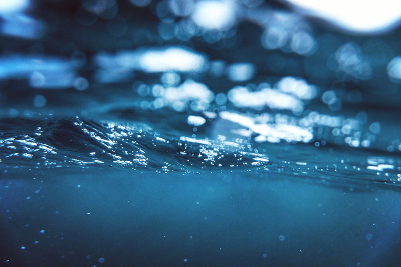 day, environment, close-up, motion, focus on foreground, outdoors, 500px, nature, beauty in nature, winter, water, selective focus, drop, freshness, blue