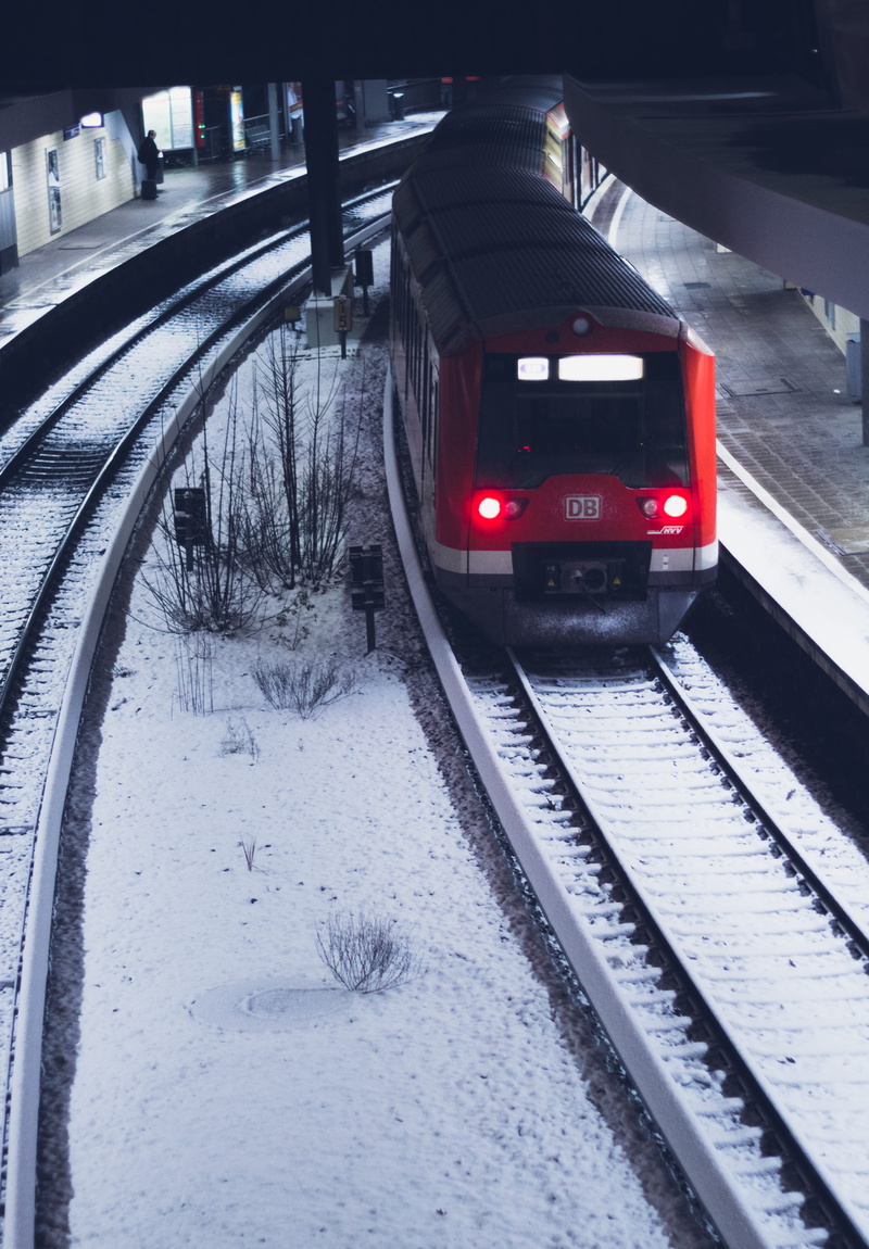 white, hamburg, transit, snowing, germany, winter, signal, snow train, transportaion, motor vehicle, land vehicle, mode of transportation, no people, deutsche bahn