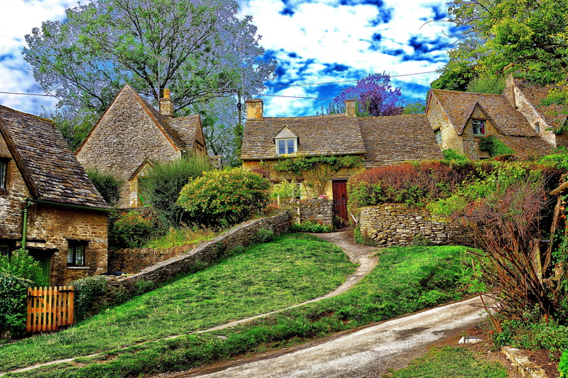 cloud - sky, outdoors, architecture, building, building exterior, tree, plant, houses, green color, old, garden, england, built structure, cotswolds, sky