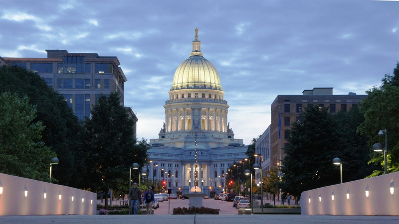 1080P, city, government, wisconsin state capitol, sky, building, architectural column, dome, outdoors, tree, nature, travel destinations, architecture