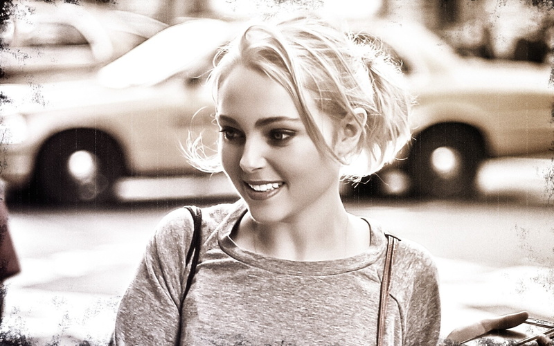 beautiful woman, women, beauty, lifestyles, looking at camera, front view, headshot, smiling, portrait, AnnaSophia Robb, hairstyle, leisure activity, young adult