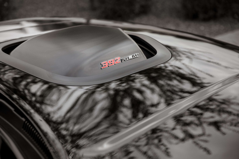 4K, land vehicle, transportation, dodge challenger, outdoors, scat pack, car, text, western script, black, reflection, selective focus, close-up, information