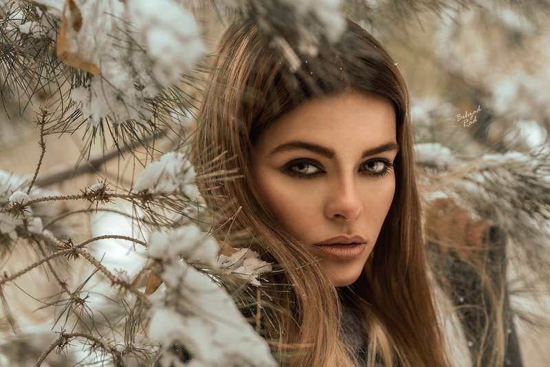 eyes, makeup, needles, 1080P, portrait, women outdoors, face, tress hairstyle, snow, bokeh, brunette, branch, winter, Maria, hair