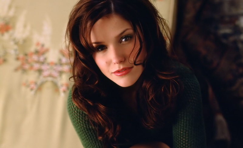 long hair, 720P, young women, brown hair, front view, Sophia Bush, contemplation, brunette, indoors, women, portrait, actress, hair, one person, beautiful woman