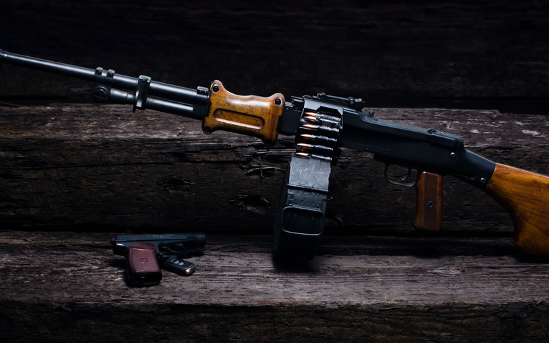 ammunition, machine, black, Machine Gun, table, weapon, warning sign, war, rpd, violence, 2K, still life, day, rifle, security, brown, War and Army
