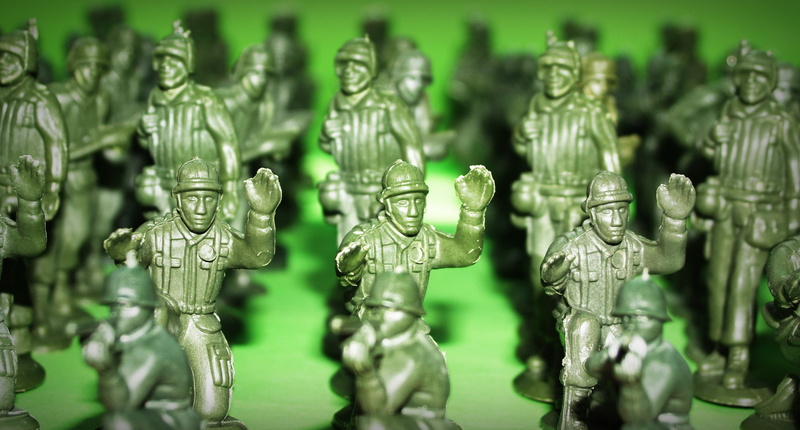 army, in a row, leisure activity, bazooka, figurines, soldiers, figurine, closeup, battle, rifle, machine, indoors, lot, board game, war, display, combat