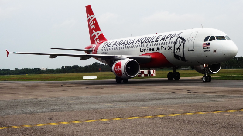 side view, airport runway, road, engine, air, transportation, plane, nature, terminal, fly, 4K, aircraft, aircraft wing, transport, a320, airport, outdoors