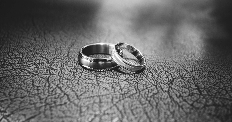 togetherness, 4K, personal accessory, emotion, wedding rings, marriage, selective focus, vintage, wedding ring, event, jewelry band, ring, shining, close up