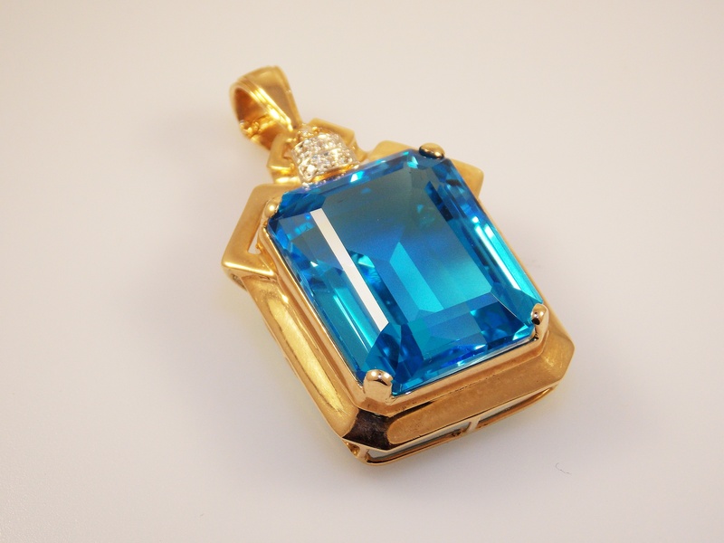 close-up, brilliant, blue, container, jewelry, metal, personal accessory, precious gem, still life, indoors, blue stone, box, ingot, studio shot, gold colored