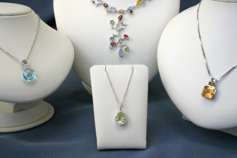 close-up, precious gem, on display, diamond - gemstone, still life, elegance, pendant, white color, bead, jewellery, jewelry, white gold, expense, ring