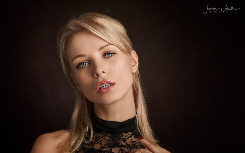 hair, portrait, young women, indoors, 1080P, blond hair, cut out, looking at camera, teenager, headshot, beautiful woman, front view, one person, young adult