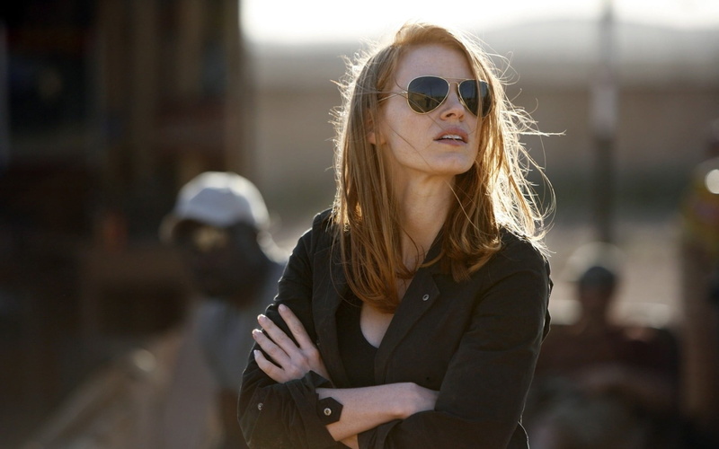 portrait, leisure activity, beautiful woman, sunglasses, focus on foreground, one person, glasses, redhead, adult, lifestyles, women, looking at camera