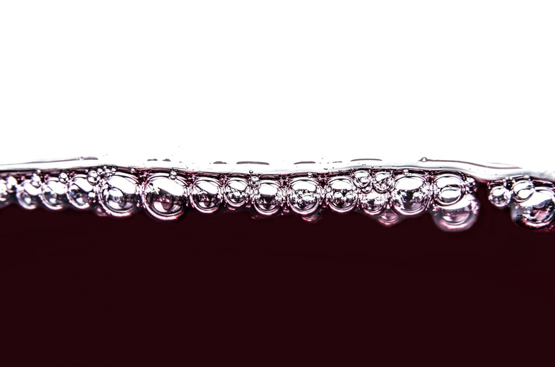 macro, drop, flowing water, tea, design, glass, alcohol, copy space, translucent, soap, isolated, splashing, motion, close-up, black, abstract, wine, 1080P