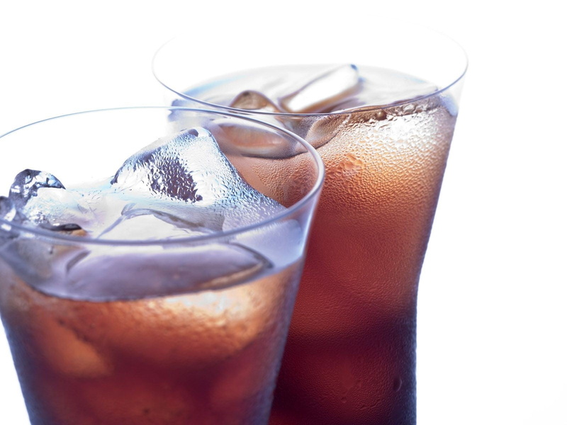 glasses, brown, 720P, beer - Alcohol, ice, cocktail, food And Drink, glass - Material, cold temperature, soda, indoors, alcohol, pouring, celebration