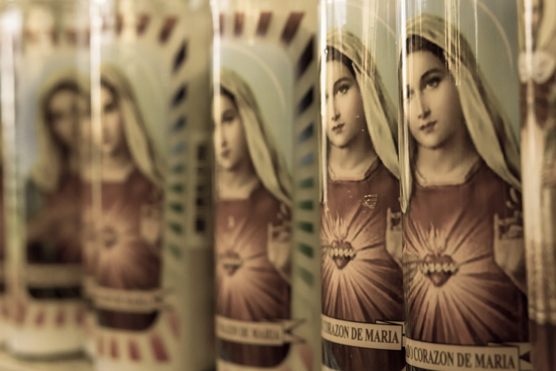 art and craft, spirituality, repetition, no people, store, 5K, glass - material, retail, in a row, corazon de maria, shelf, candles, religion, choice