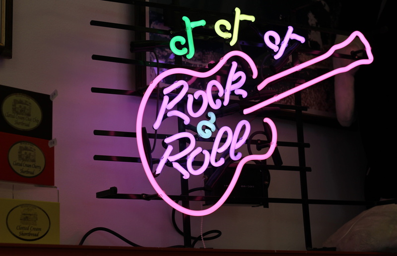 western script, color, musical, rock, wall - building feature, dark, entertainment, creativity, play, bright, art and craft, training, classical, jazz