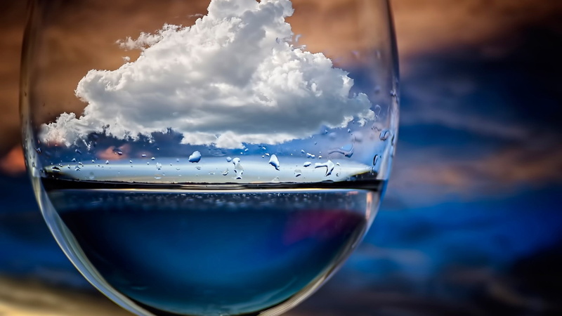 glass, water, clouds, close-up, 1080P, food, depth of field, food and drink, focus on foreground, sky, freshness, wine, water drops, nature, no people