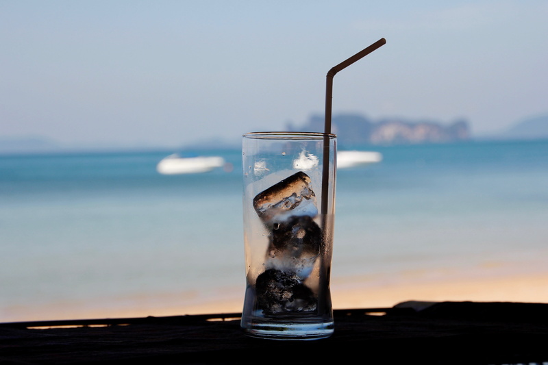 cola, photography, beach, land, selective focus, 4K, sky, thirst, cubes, selective, ice cube, drinking Glass, ice drink, blue, sea, pint, three, household equipment