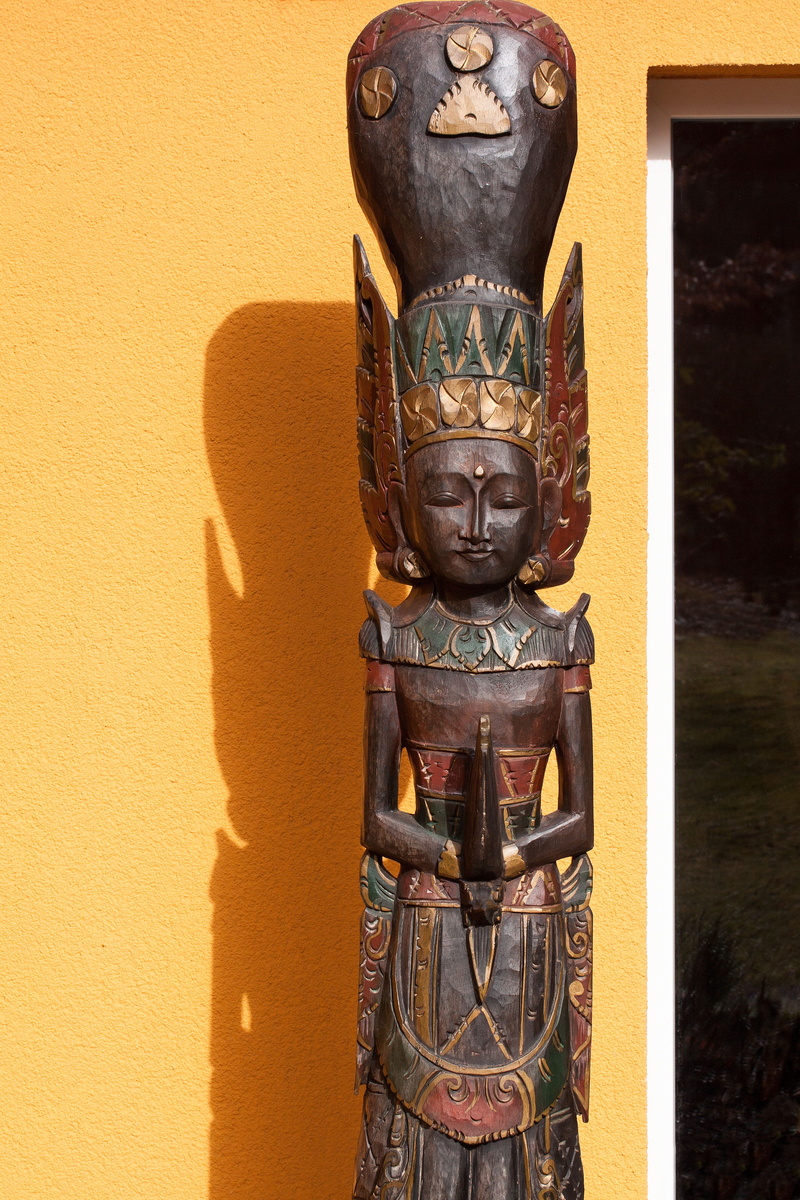 male likeness, sculpture, third eye, Wood, green, art and craft, religion, Painted, human representation, art, folded hands, carved, wood carving, artwork