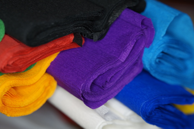 paper, fashion, blue, choice, tinker, colorful, crepe, people, body part, human hand, sweater, protective glove, jeans, 5K, casual clothing, selective focus