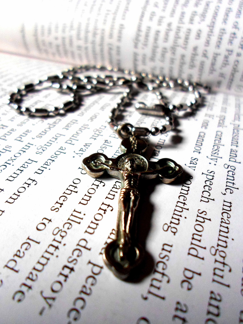 religion, rosary, 4K, spirituality, close-up, holy, christ, belief, holy book, jesus, religious, communication, paper, western script, still life, metal