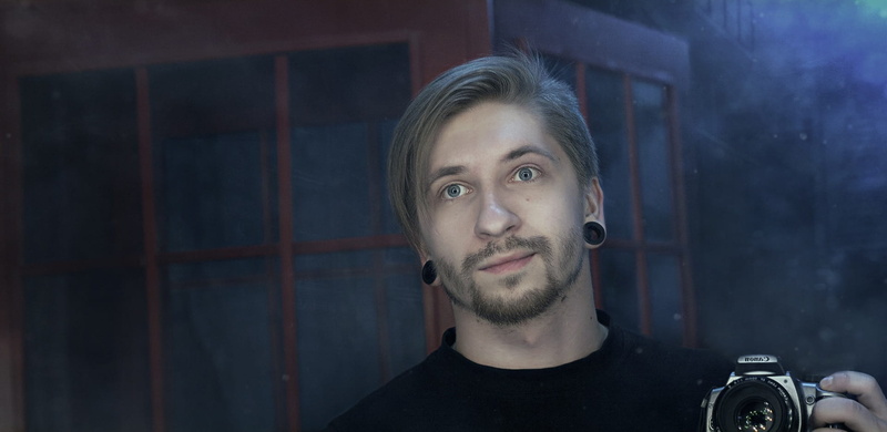 close-up, haze, Doctor Who, looking at camera, facial hair, young adult, confidence, adult, contemplation, jimmy x rose, guitarist, fog, headshot, holding