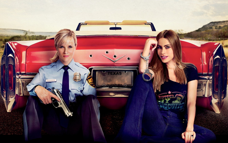 handcuffs, Sofia Vergara, car, girls, bullet holes, gun, Beauty on the run, police, 2K, Hot Pursuit, Reese Witherspoon, form, red