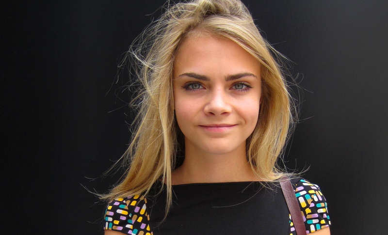 black background, beautiful woman, women, 2K, portrait, human hair, smiling, looking at camera, Cara Delevingne, adult, studio shot, emotion, model, young adult