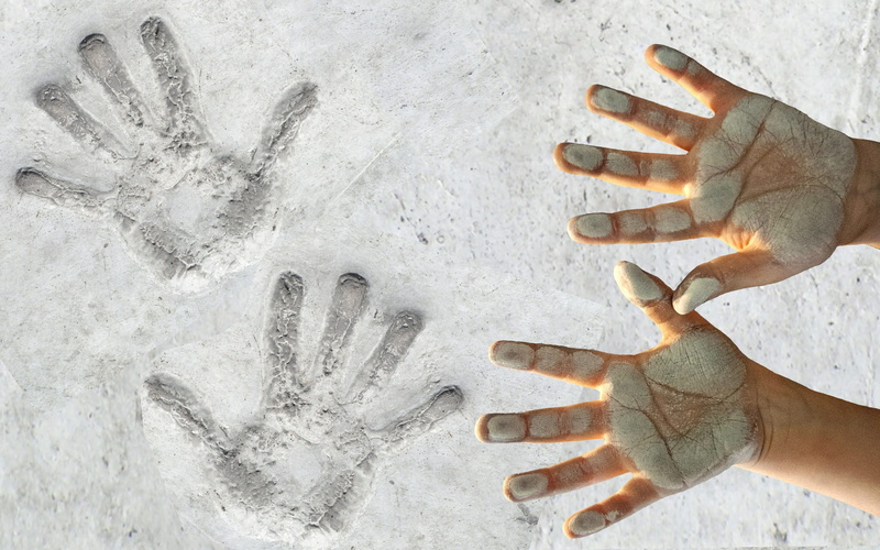 human finger, human limb, print, directly above, day, handprint, dirty, 1080P, person, real people, sand, mark, close-up, one person, body part, nature