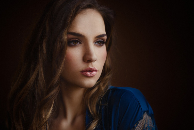 brown hair, dark, portrait, human face, beautiful people, beauty, long hair, hair, indoors, contemplation, headshot, simple background, looking away, women