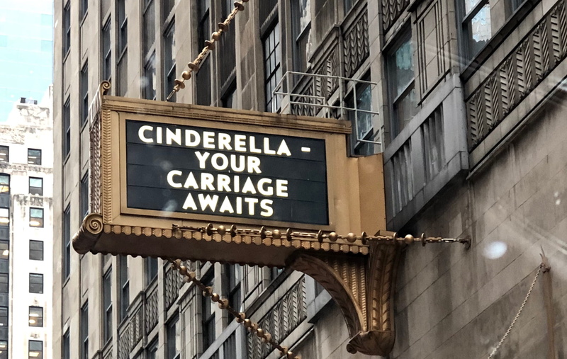banister, carriage, town, 2K, travel destinations, no people, concrete, signage, chicago, bridge, day, urban, 7 s wacker dr, housing, western script, outdoors