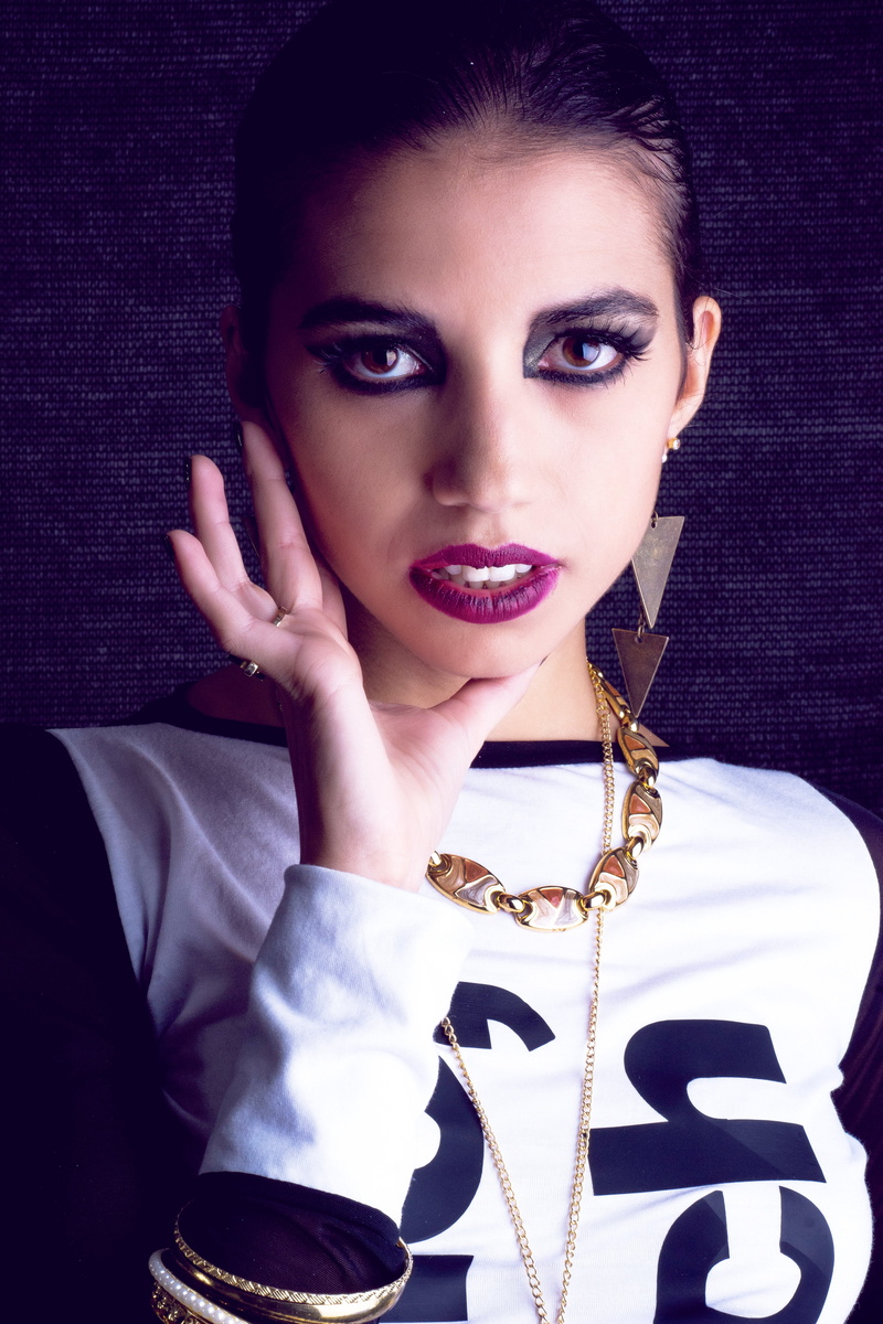 5K, one person, lifestyles, Mason, accesories, jewelry, young women, one young woman only, Campaign, lipstick, beauty, indoors, make-up, headshot, real people
